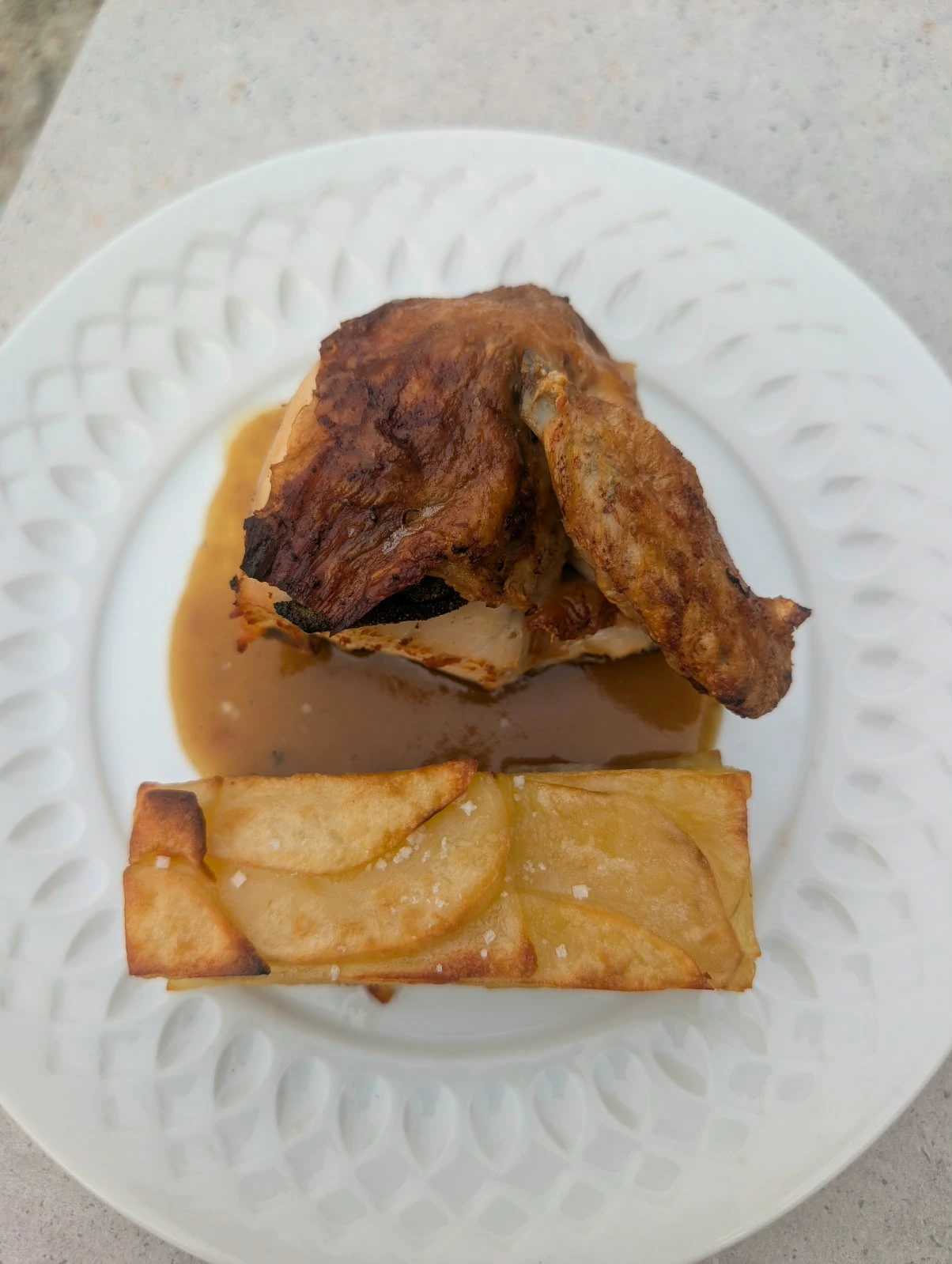 Poulet rôti et pommes de terre fondantes, plat à partager chez BOCA à Pruillé-l'Éguillé